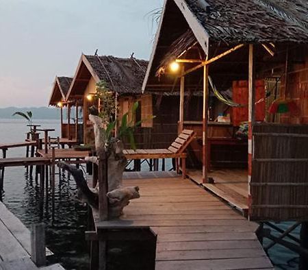 Mawar Homestay Besir Exterior foto