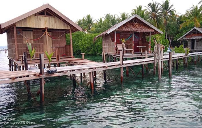 Mawar Homestay Besir Exterior foto